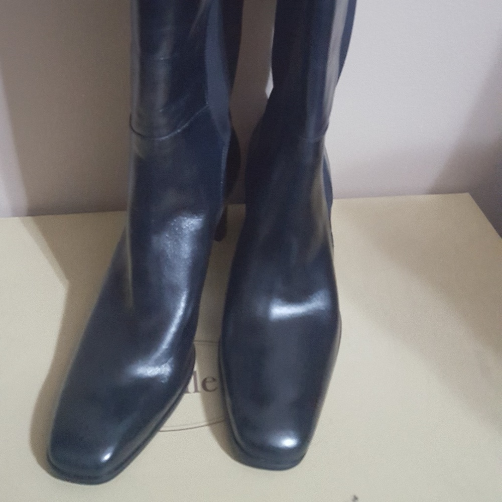 Michelle D Boots